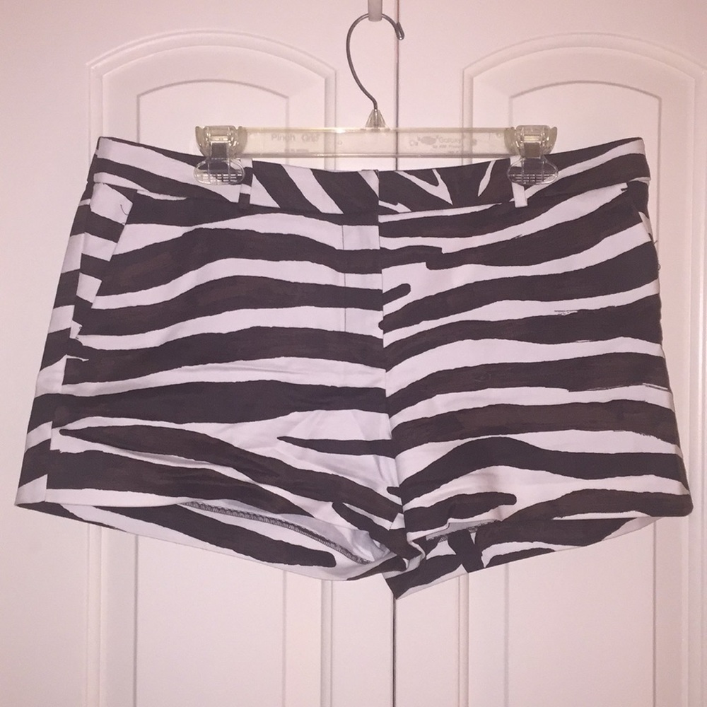 🆕 Michael Kors Brown and White Shorts